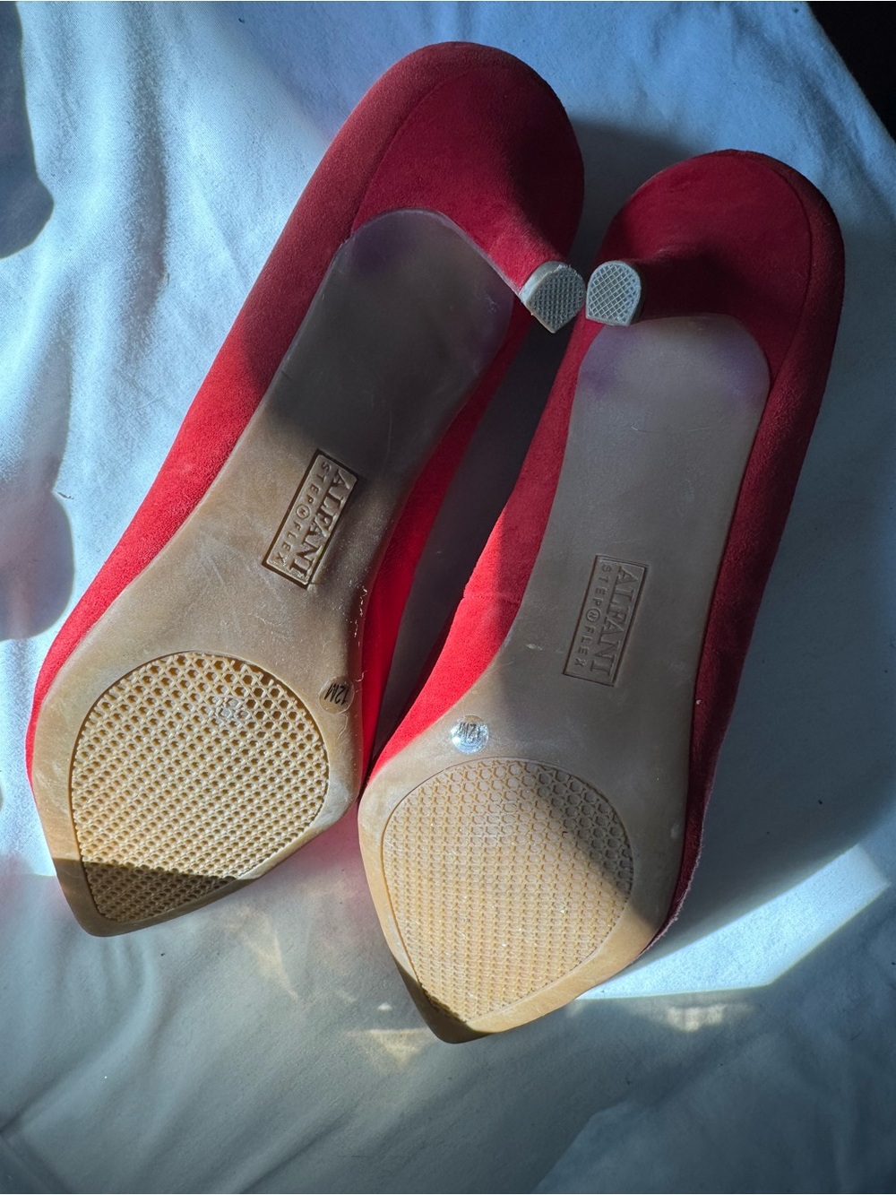 Alfani Red Suede Pointed-Toe Pumps - Picture 3 of 3